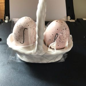 Rea Dunn Easter salt and pepper